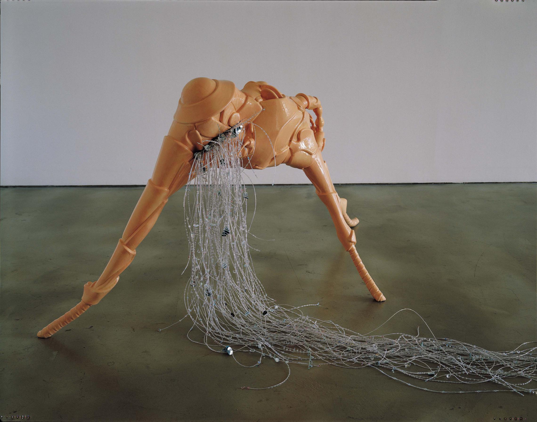 Lee Bul “Ein Hungerkunstler (断食芸人)” 2004 