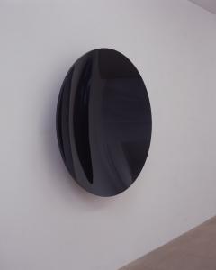 ”Circular Lacquer Dish (Black)”, 2004, diam. 150 x d.20 cm