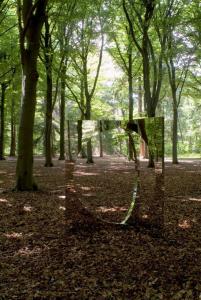 "3-Dimensional Circle", 2007, Rimex Super Mirror, steel, 200 x 140 x 140 cm, photo by Drik Pauwels 