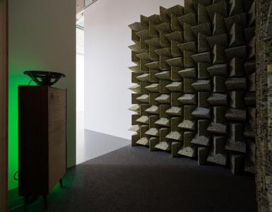 Haroon Mirza, "Detroit Reconfigured," 2012, speaker driver, LEDs, LED tape, LED drivers, speaker cone, fabric cable, vintage speaker, 113 x 37.5 x 23 cm, photo by Nobutada OMOTE | SANDWICH