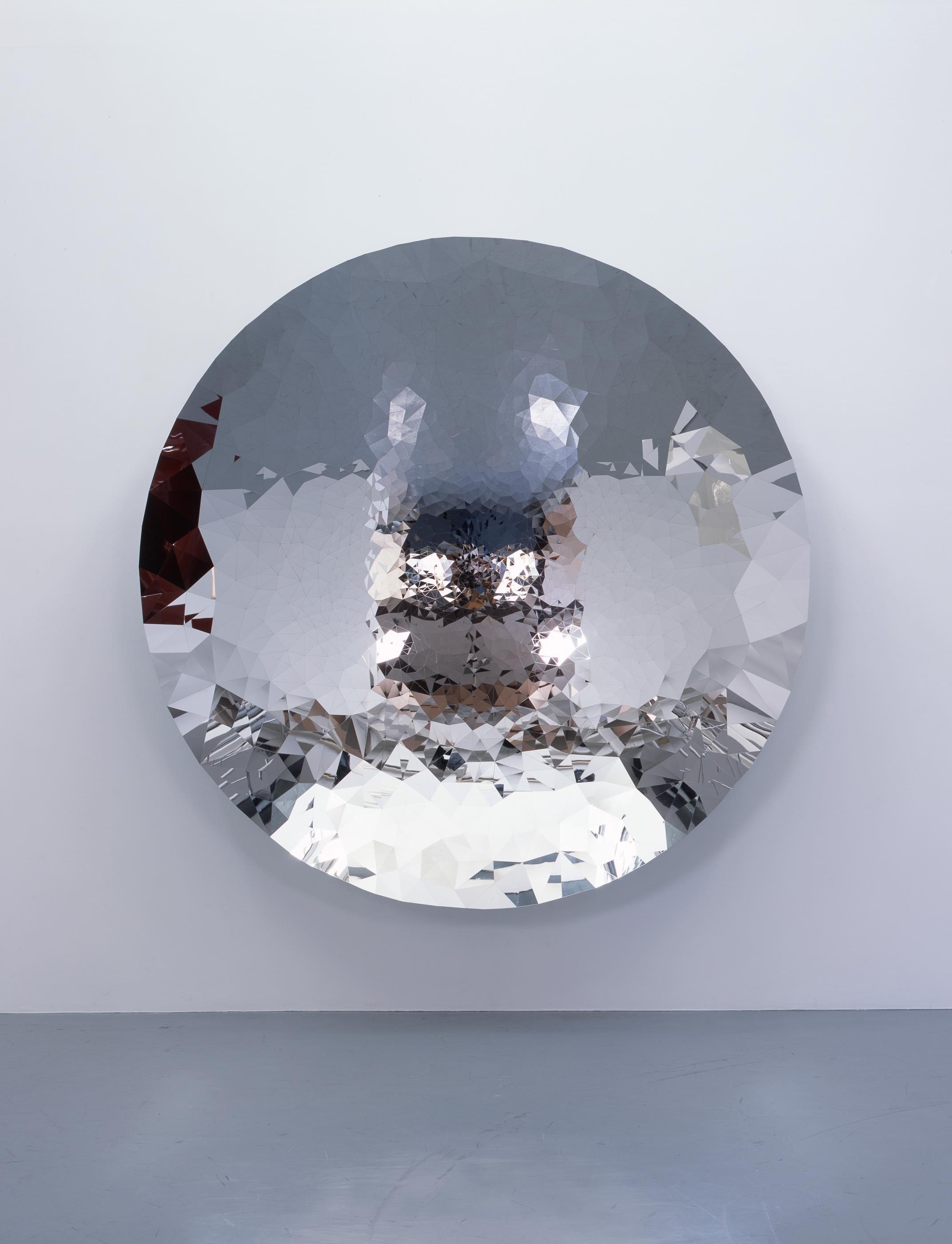 Untitled, 2010, Stainless Steel, 230 x 230 x 44 cm, 撮影：木奥恵三