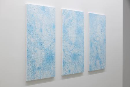 Kohei Nawa, "Dot-Fragment_Q #1", 2010, acrylic on paper, 140 × 70 × 3 (cm), photo by Nobutada OmoteKohei Nawa, "Dot-Fragment_Q #2", 2010, acrylic on paper, 140 × 70 × 3 (cm), photo by Nobutada OmoteKohei Nawa, "Dot-Fragment_Q #4", 2010, acrylic on paper, 140 × 70 × 3 (cm), photo by Nobutada Omote