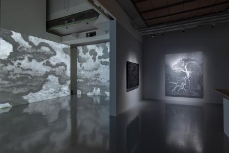 Kohei Nawa "TORNSCAPE" 2021, SCAI THE BATHHOUSE, photo by Nobutada Omote