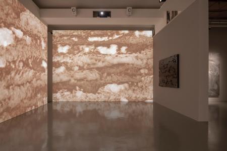 Kohei Nawa "TORNSCAPE" 2021, SCAI THE BATHHOUSE, photo by Nobutada Omote