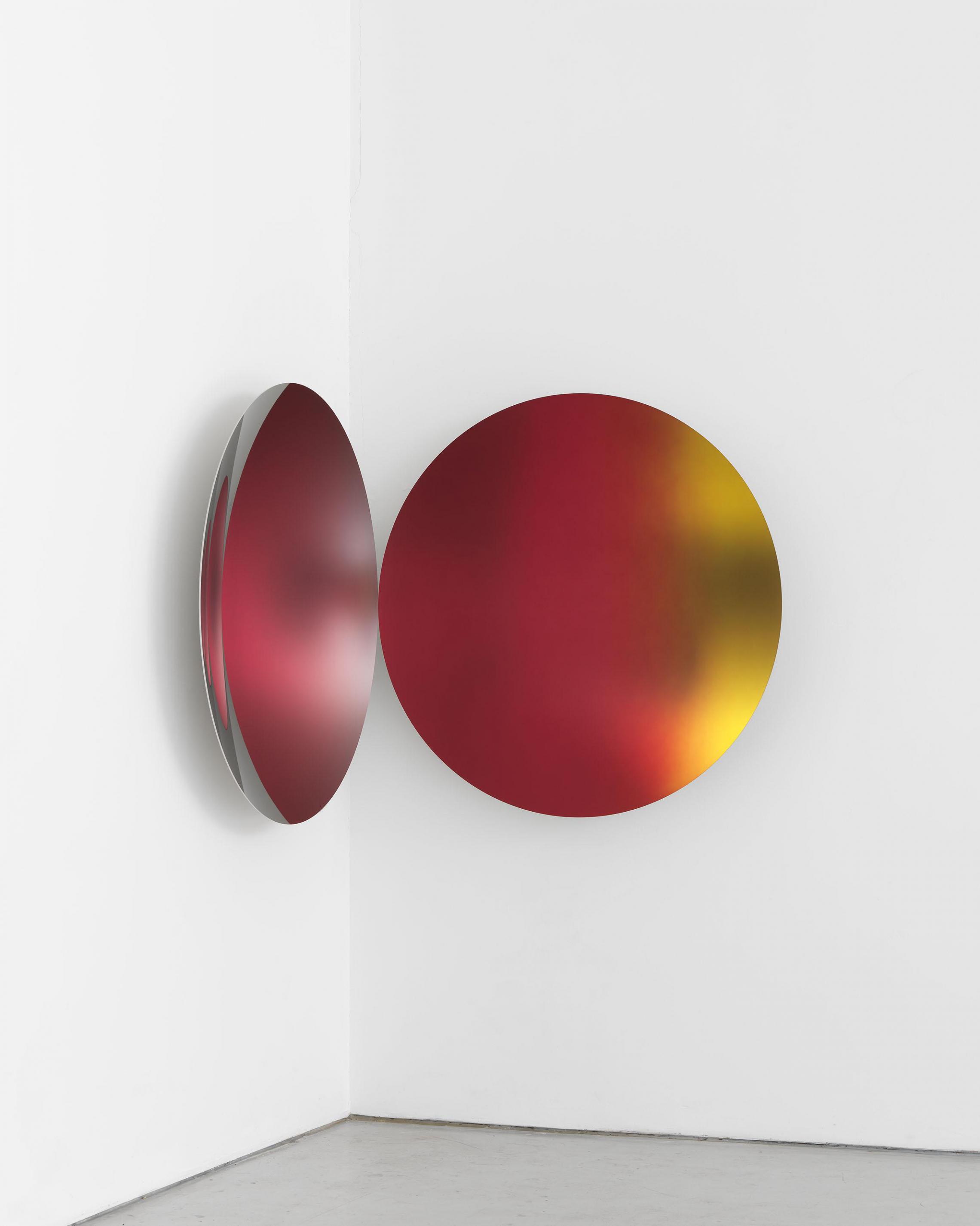 Anish Kapoor《Eclipse》 2018, Stainless steel and Lacquer, Each: 121×121×15cm