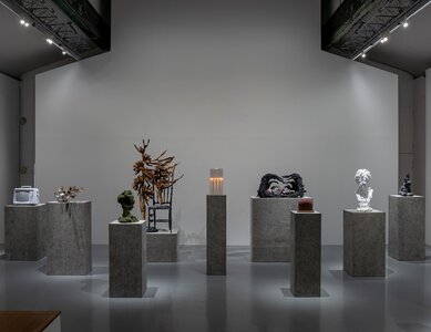 名和 晃平「Sentient」2025年、 SCAI THE BATHHOUSE、撮影: 表恒匡