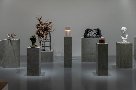 名和 晃平「Sentient」2025年、 SCAI THE BATHHOUSE、撮影: 表恒匡