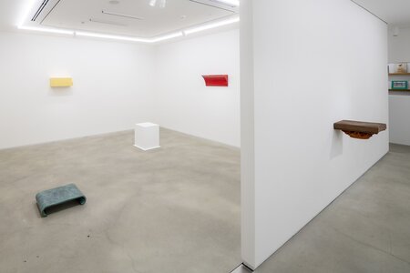 Yuji Takeoka “everything for freedom”2025, SCAI PIRAMIDE, photo by Nobutada Omote