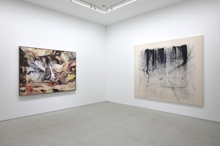 #43 ダレン・アーモンド、プラチャヤ・ピントン、和田礼治郎、2025、SCAI PARK、撮影: 宮島径