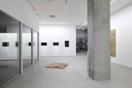 #43 ダレン・アーモンド、プラチャヤ・ピントン、和田礼治郎、2025、SCAI PARK、撮影: 宮島径