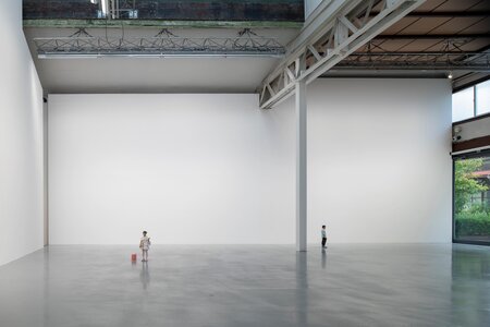 鈴木友昌 個展、2025年、 SCAI THE BATHHOUSE、撮影: 表恒匡